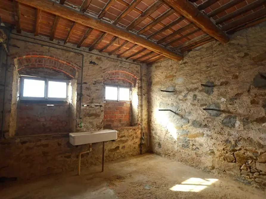 Immagine 8 di Porzione di casa in vendita  a Capannori