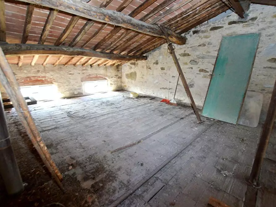 Immagine 28 di Porzione di casa in vendita  a Capannori