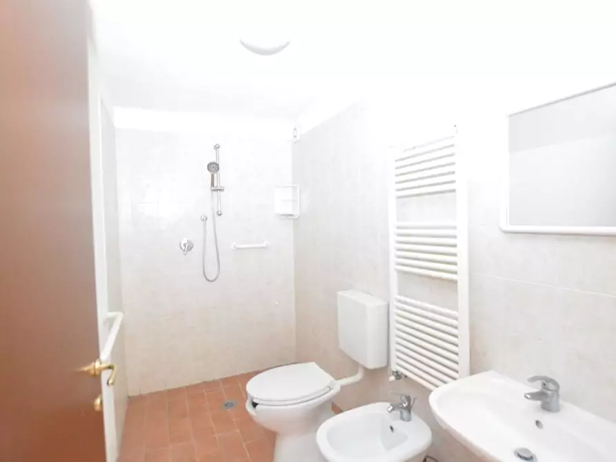 Immagine 7 di Porzione di casa in vendita  a Capannori