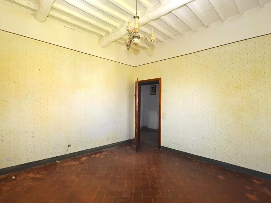 Immagine 11 di Porzione di casa in vendita  a Capannori
