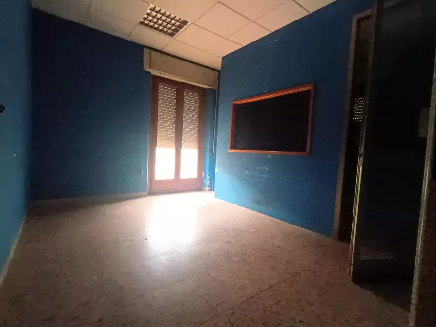 Immagine 5 di Ufficio in affitto  a Lucca