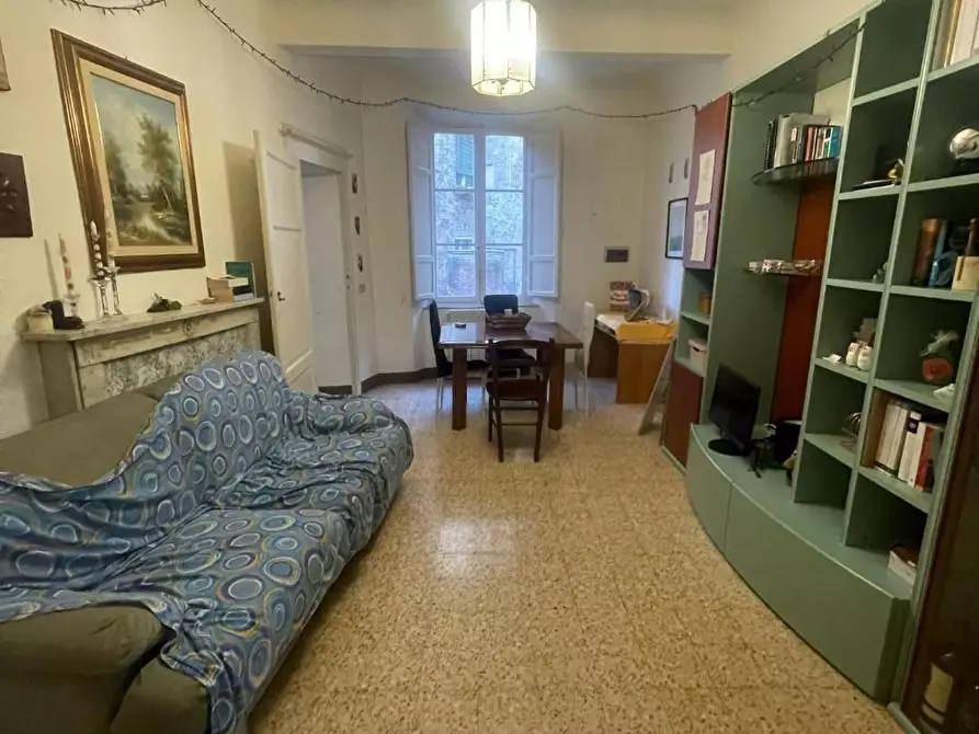 Immagine 1 di Appartamento in vendita  a Siena