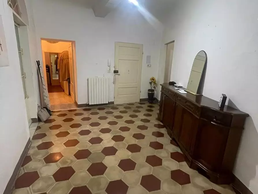 Immagine 4 di Appartamento in vendita  a Siena