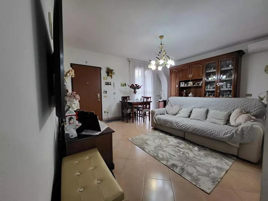 Immagine 14 di Villetta a schiera in vendita  a Calcinaia