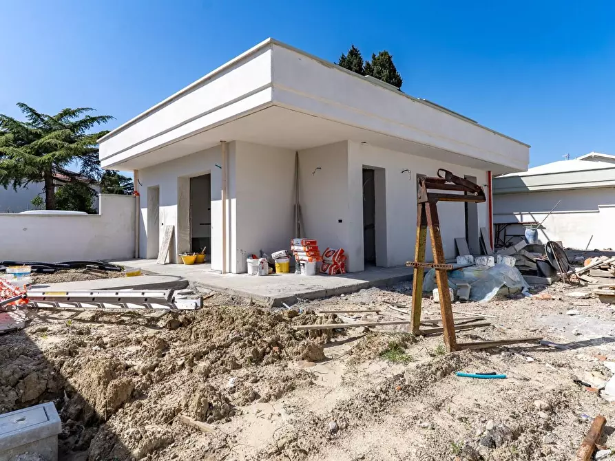 Immagine 3 di Villa in vendita  a Empoli