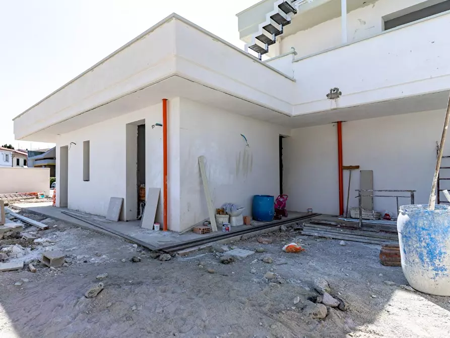 Immagine 4 di Villa in vendita  a Empoli