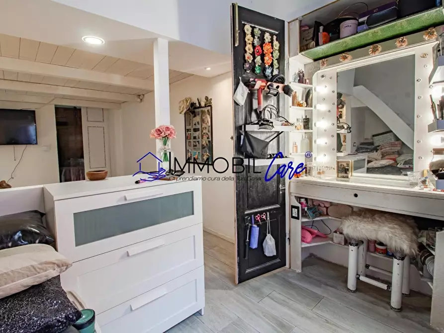 Immagine 12 di Appartamento in vendita  a Livorno