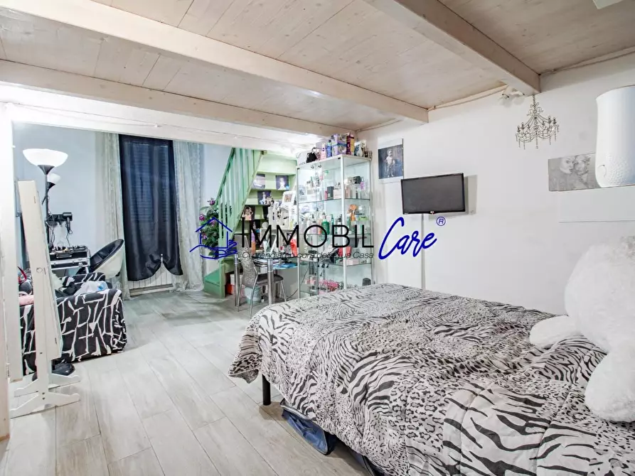 Immagine 13 di Appartamento in vendita  a Livorno