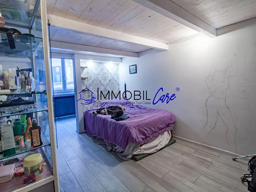 Immagine 17 di Appartamento in vendita  a Livorno