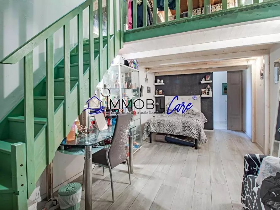 Immagine 15 di Appartamento in vendita  a Livorno