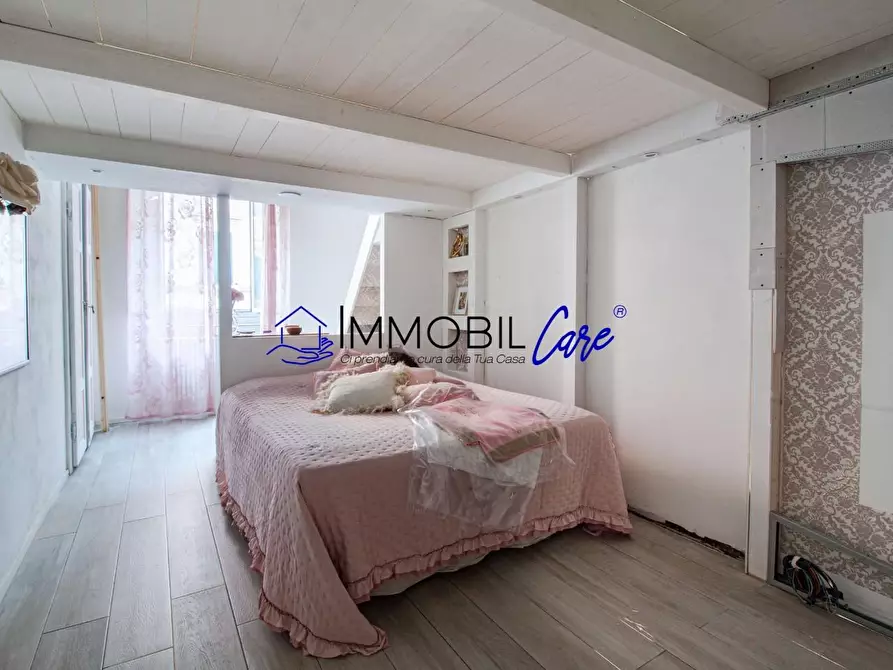 Immagine 11 di Appartamento in vendita  a Livorno