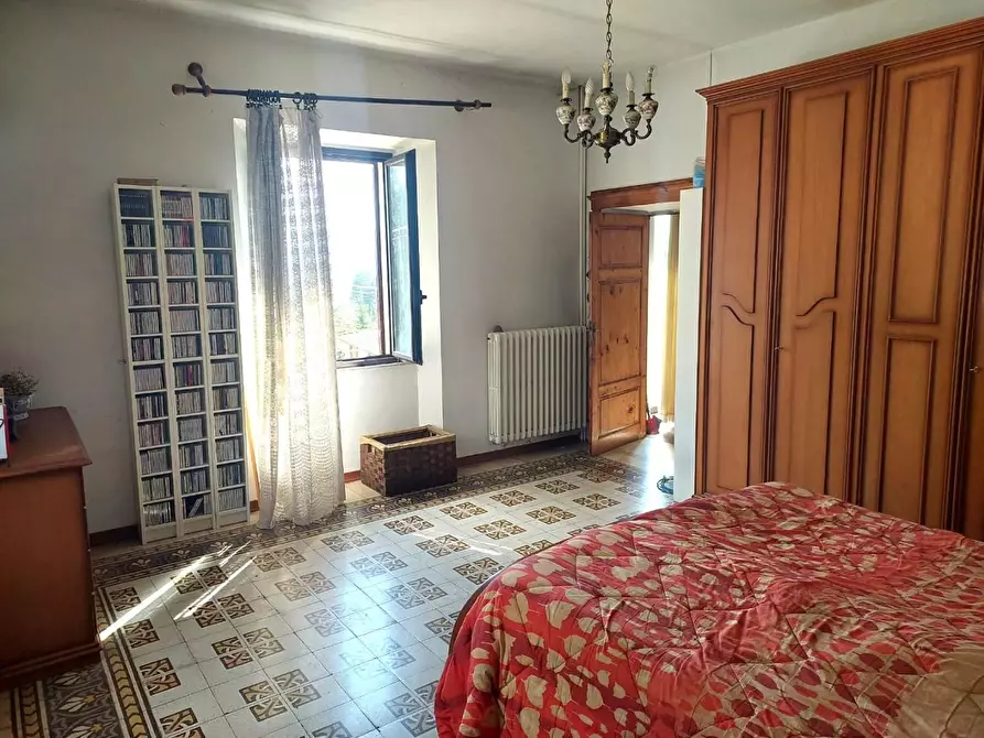 Immagine 9 di Casa indipendente in vendita  a Castiglione Di Garfagnana