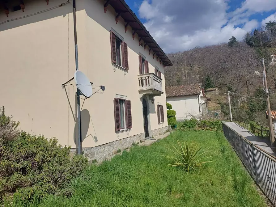 Immagine 17 di Casa indipendente in vendita  a Castiglione Di Garfagnana