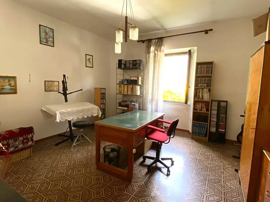 Immagine 11 di Casa indipendente in vendita  a Castiglione Di Garfagnana