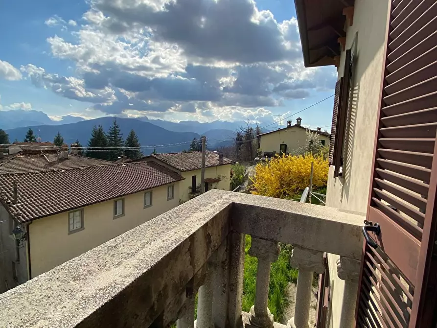 Immagine 15 di Casa indipendente in vendita  a Castiglione Di Garfagnana