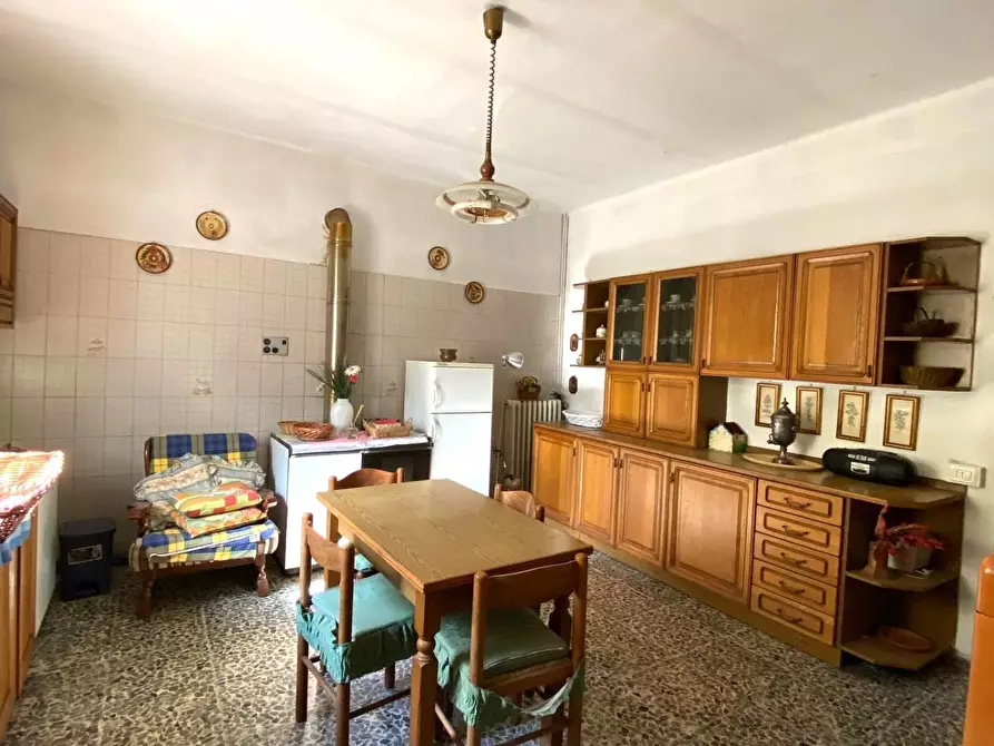 Immagine 4 di Casa indipendente in vendita  a Castiglione Di Garfagnana