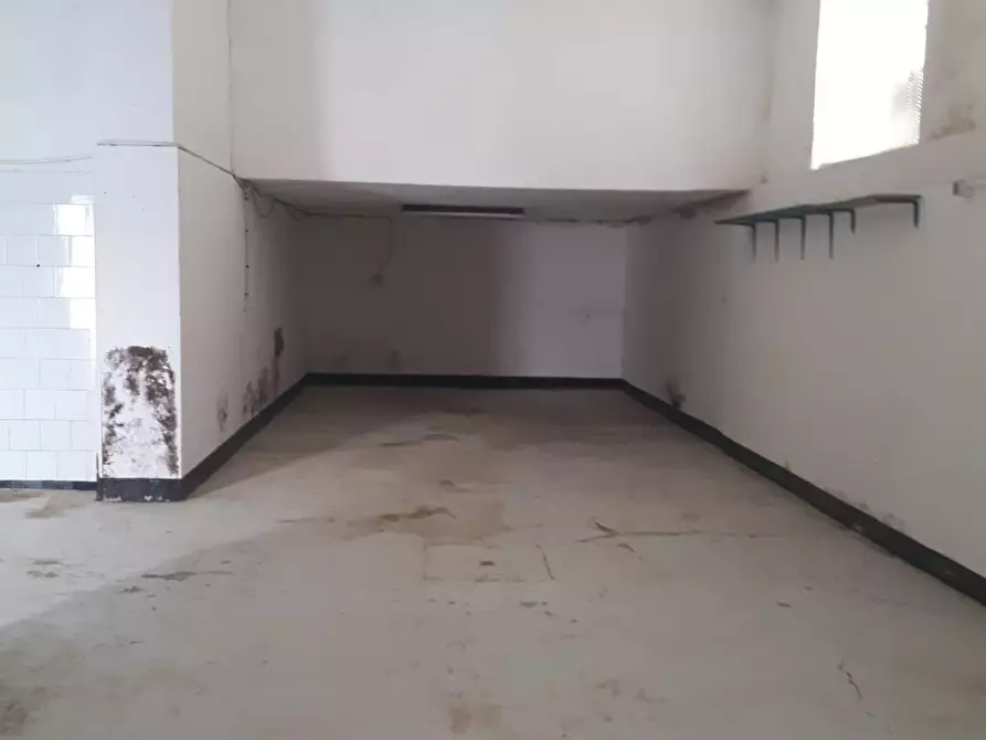 Immagine 5 di Magazzino in affitto  a Poggibonsi