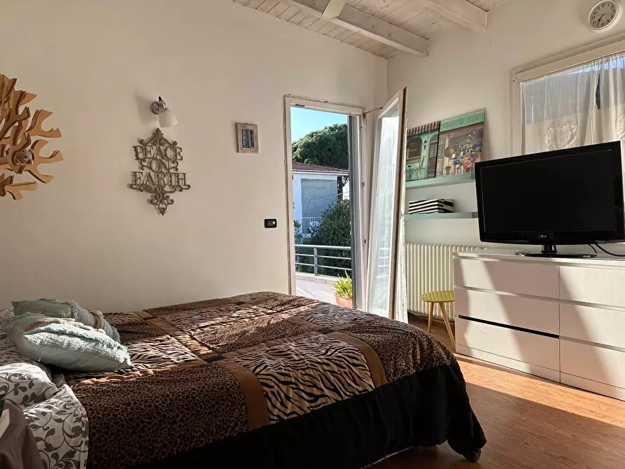 Immagine 43 di Terratetto in vendita  a Viareggio