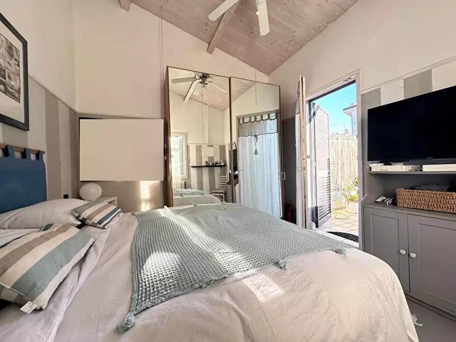 Immagine 15 di Terratetto in vendita  a Viareggio