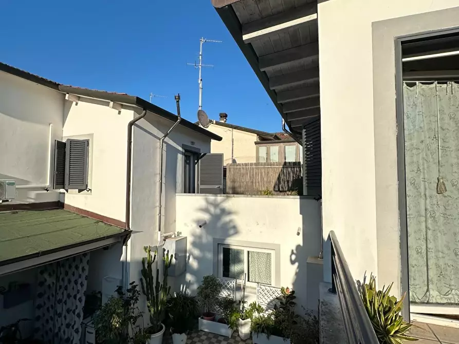 Immagine 38 di Terratetto in vendita  a Viareggio