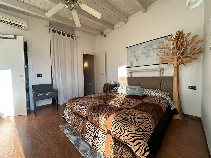 Immagine 39 di Terratetto in vendita  a Viareggio