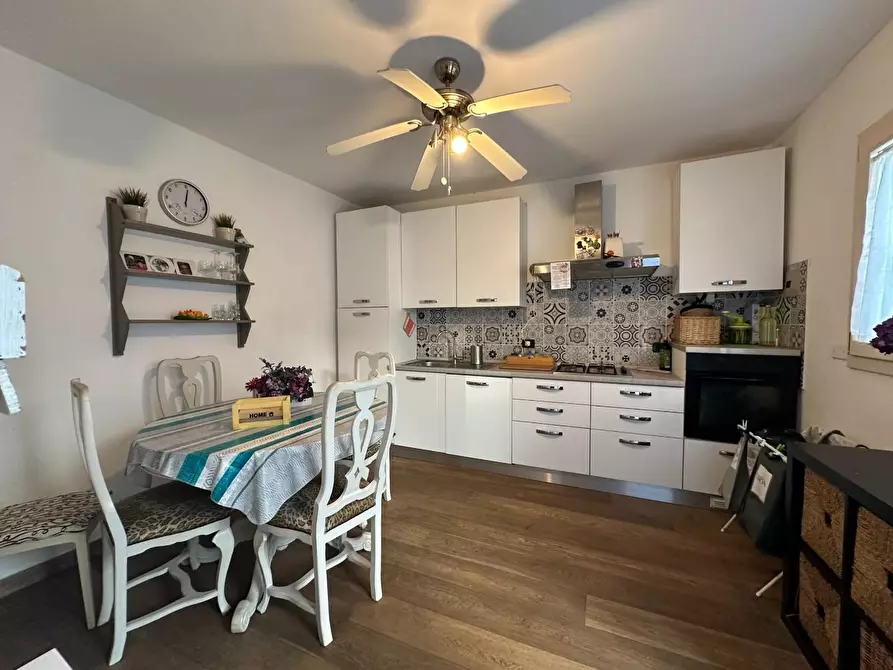 Immagine 32 di Terratetto in vendita  a Viareggio