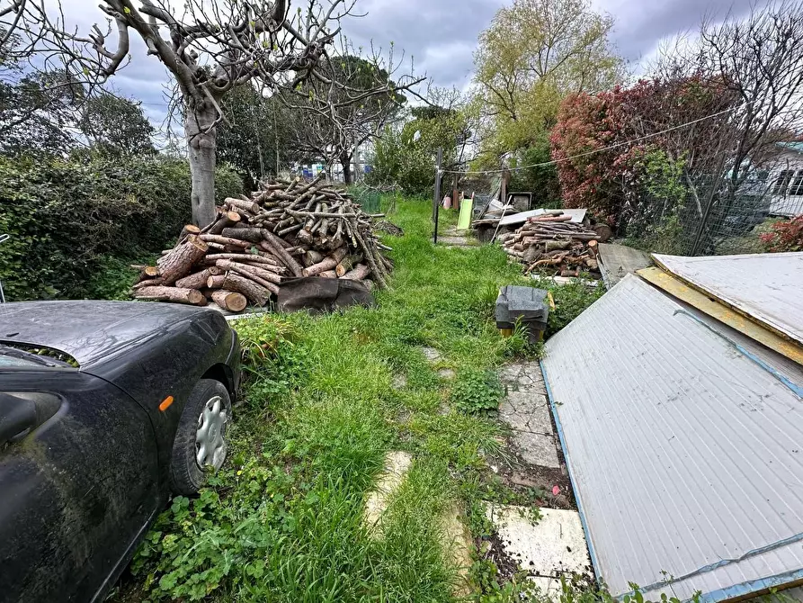 Immagine 26 di Casa bifamiliare in vendita  a Campi Bisenzio