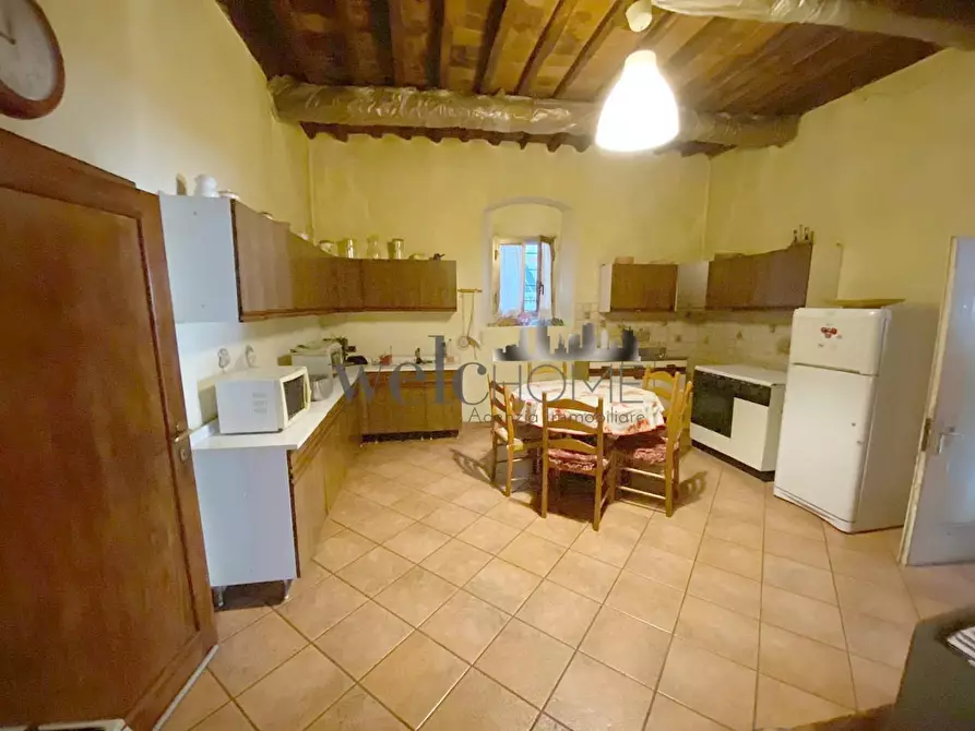 Immagine 2 di Casa bifamiliare in vendita  a Campi Bisenzio