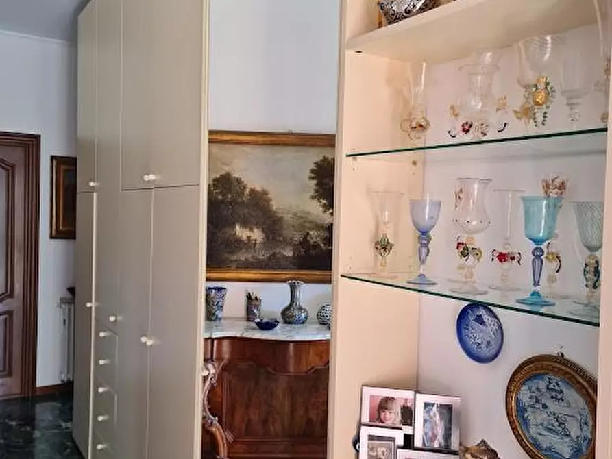 Immagine 10 di Villa in vendita  a Carrara