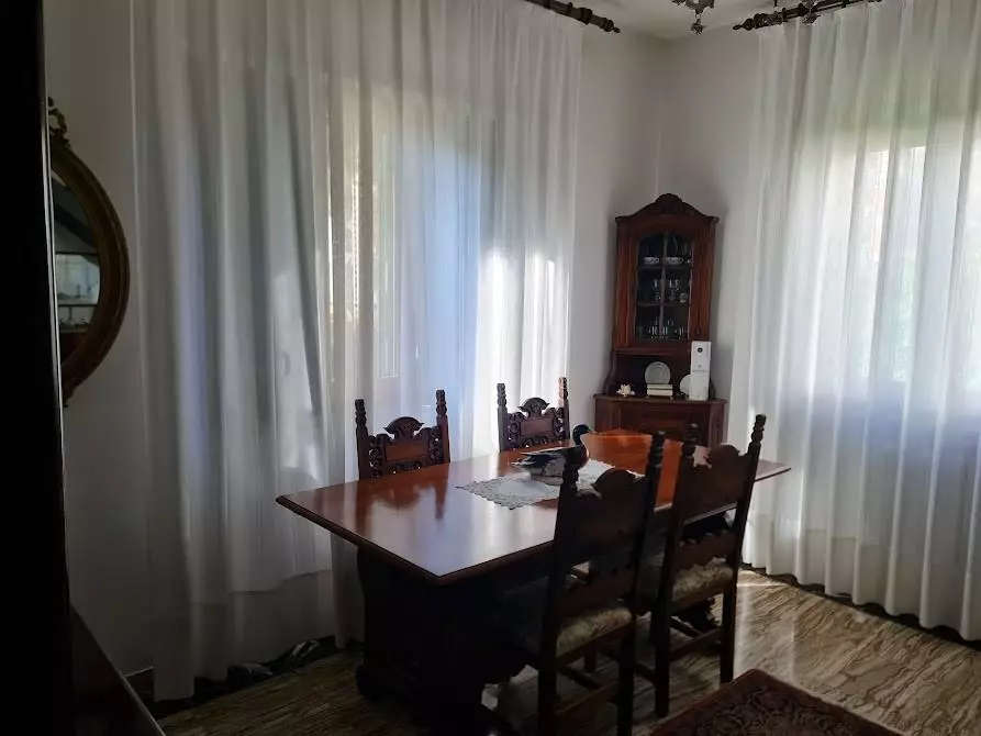 Immagine 6 di Villa in vendita  a Carrara