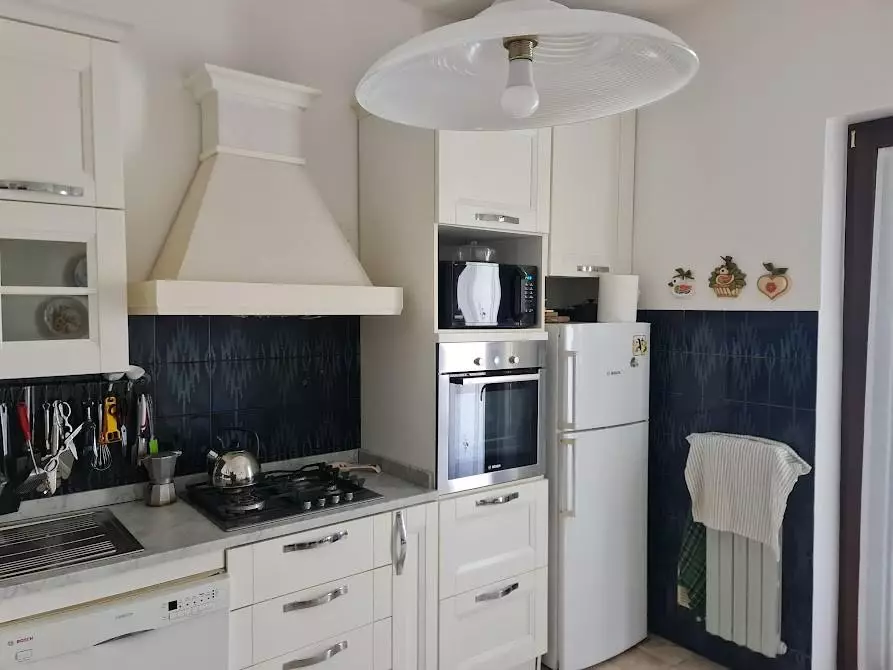 Immagine 11 di Villa in vendita  a Carrara