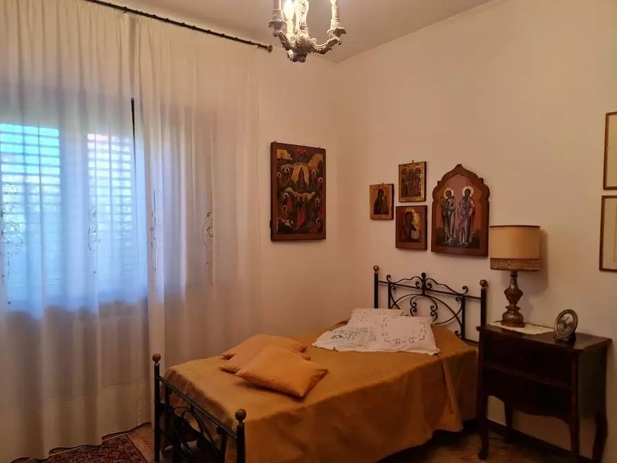 Immagine 18 di Villa in vendita  a Carrara