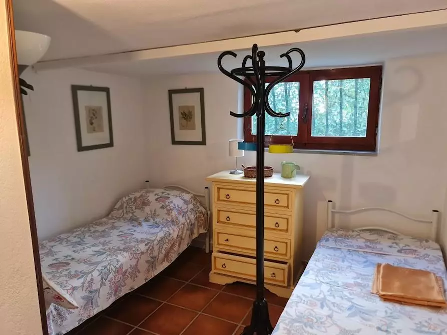 Immagine 41 di Villa in vendita  a Carrara