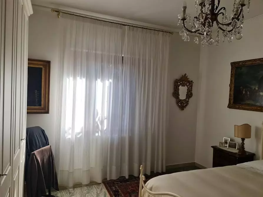 Immagine 13 di Villa in vendita  a Carrara