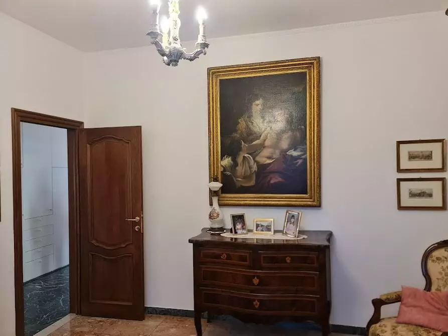 Immagine 19 di Villa in vendita  a Carrara