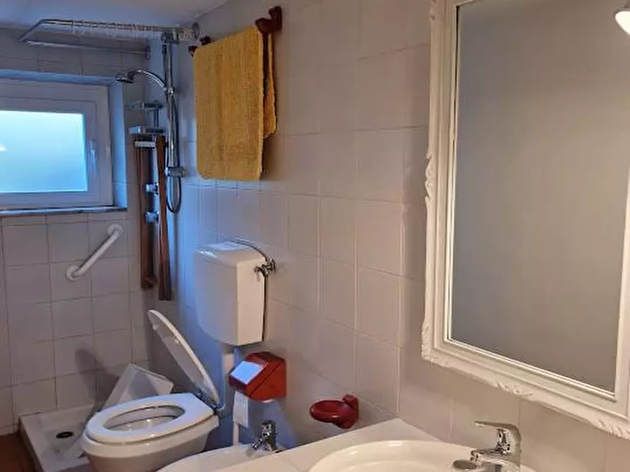 Immagine 45 di Villa in vendita  a Carrara