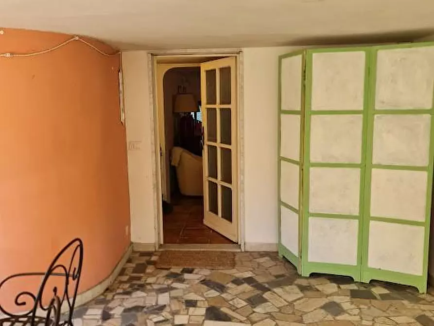 Immagine 55 di Villa in vendita  a Carrara