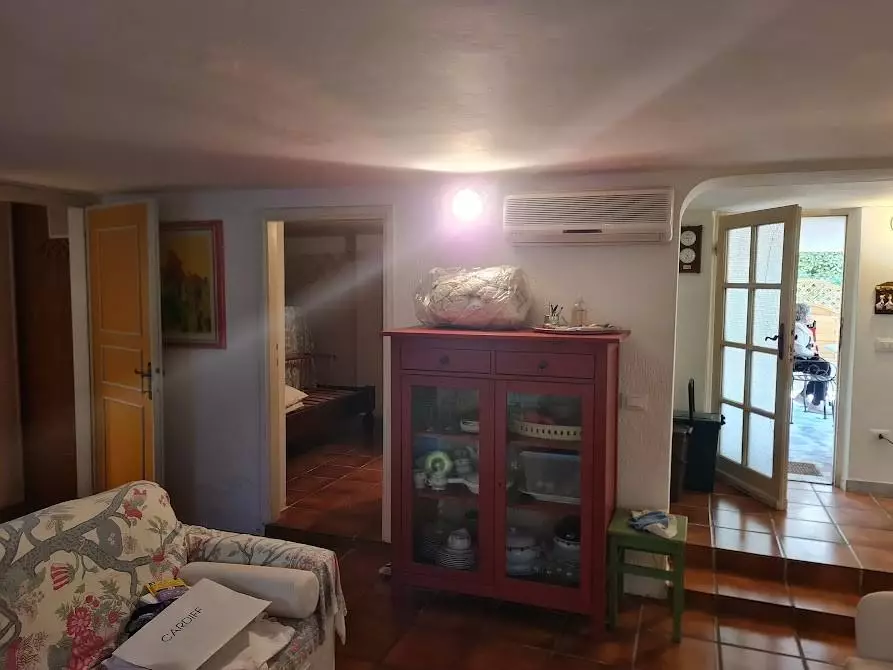 Immagine 50 di Villa in vendita  a Carrara