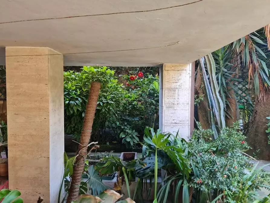 Immagine 59 di Villa in vendita  a Carrara