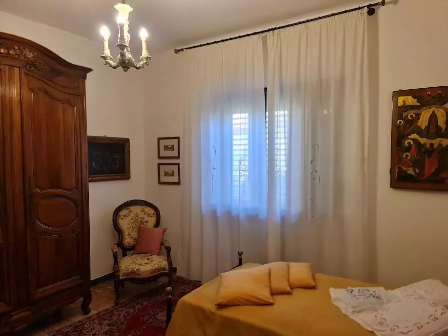 Immagine 17 di Villa in vendita  a Carrara
