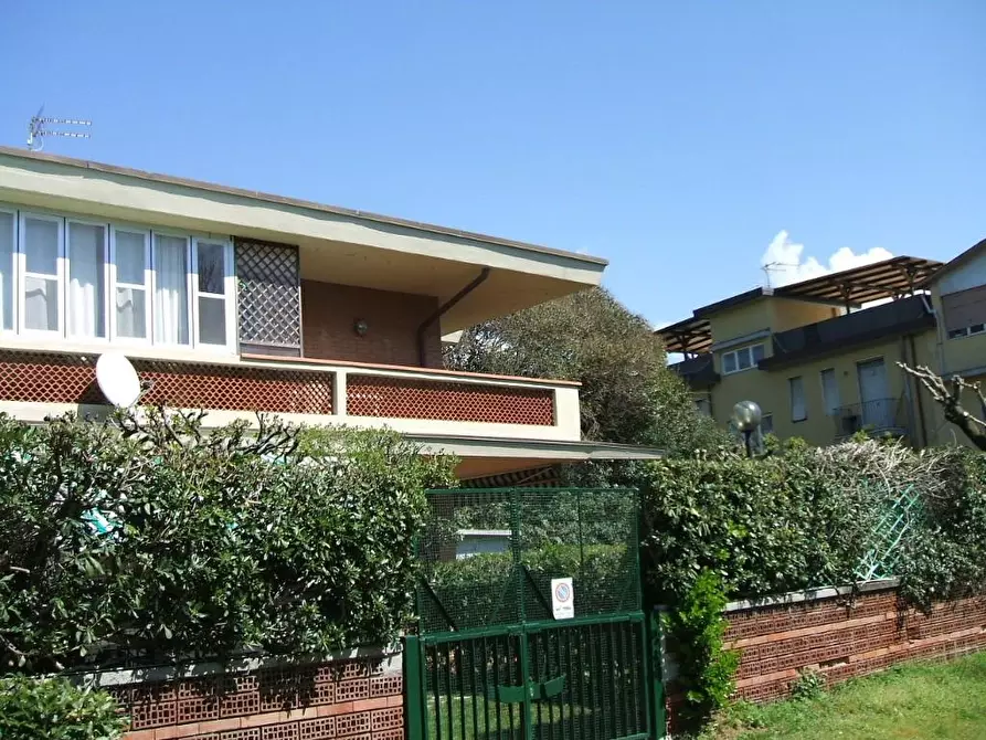 Immagine 1 di Appartamento in vendita  a Carrara