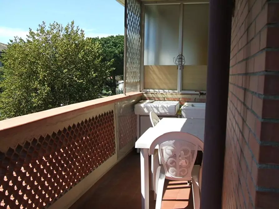 Immagine 11 di Appartamento in vendita  a Carrara