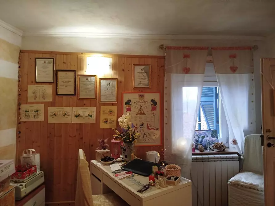 Immagine 11 di Porzione di casa in vendita  a Fosdinovo