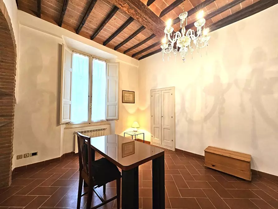 Immagine 2 di Appartamento in vendita  a Siena