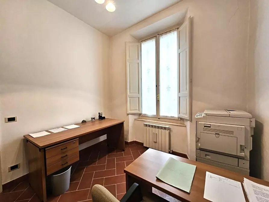 Immagine 55 di Appartamento in vendita  a Siena