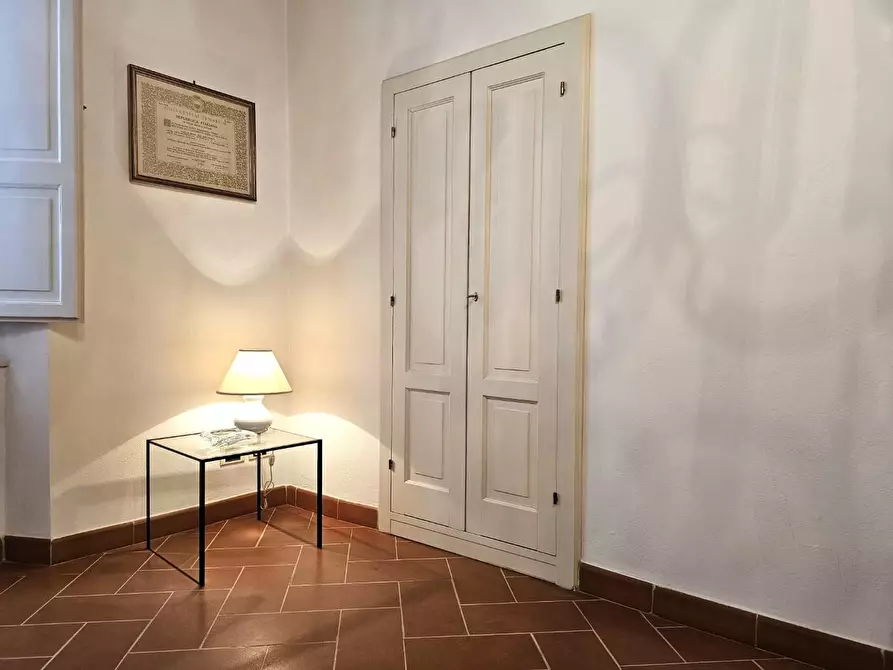 Immagine 9 di Appartamento in vendita  a Siena