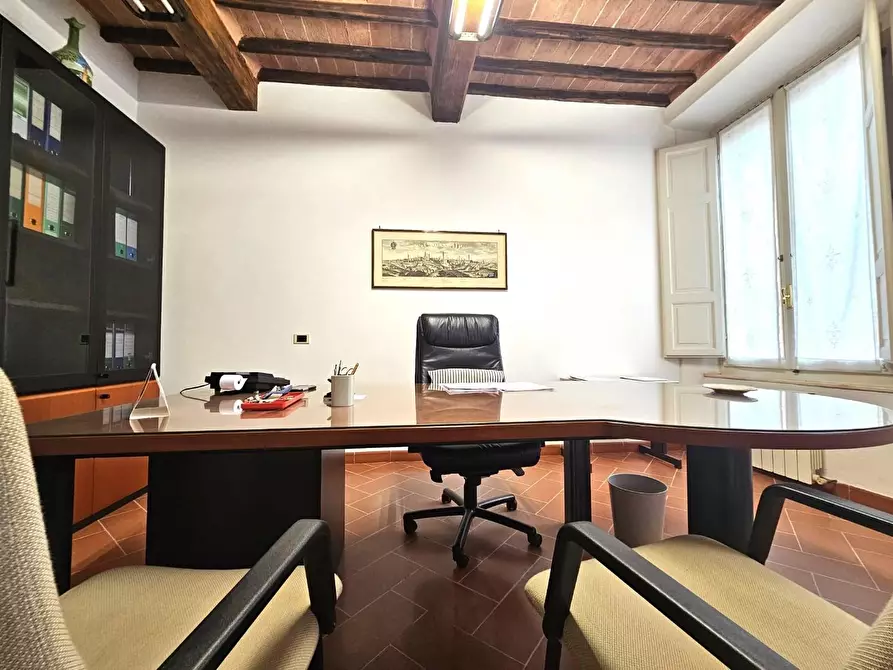 Immagine 39 di Appartamento in vendita  a Siena