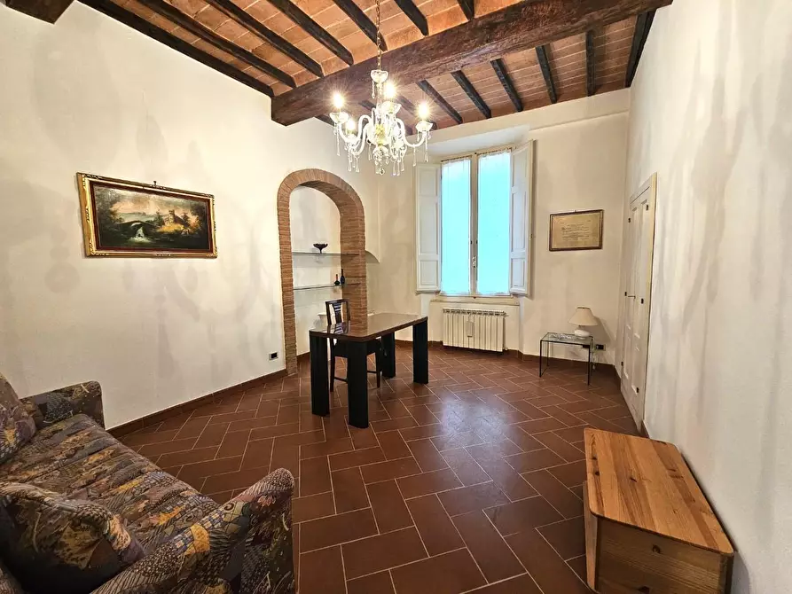 Immagine 13 di Appartamento in vendita  a Siena