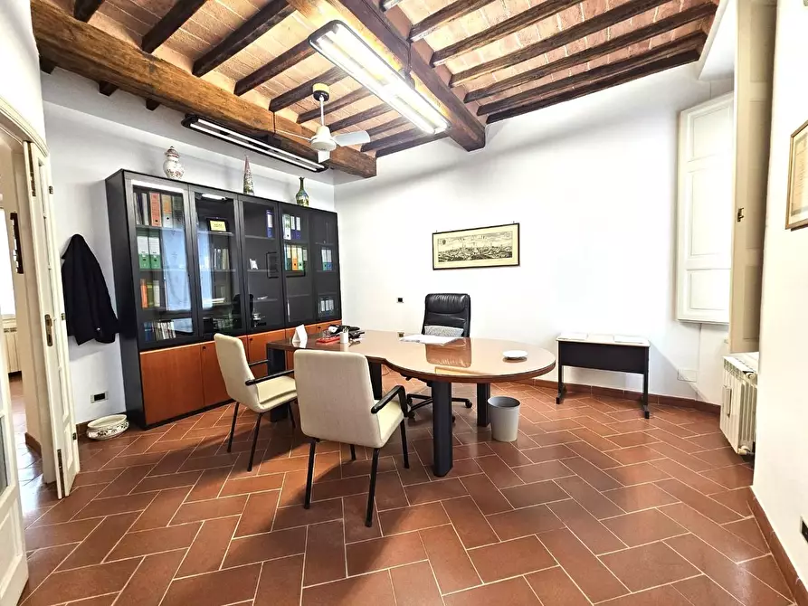 Immagine 48 di Appartamento in vendita  a Siena