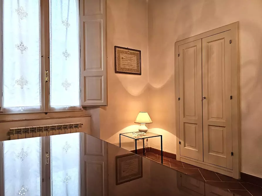 Immagine 12 di Appartamento in vendita  a Siena